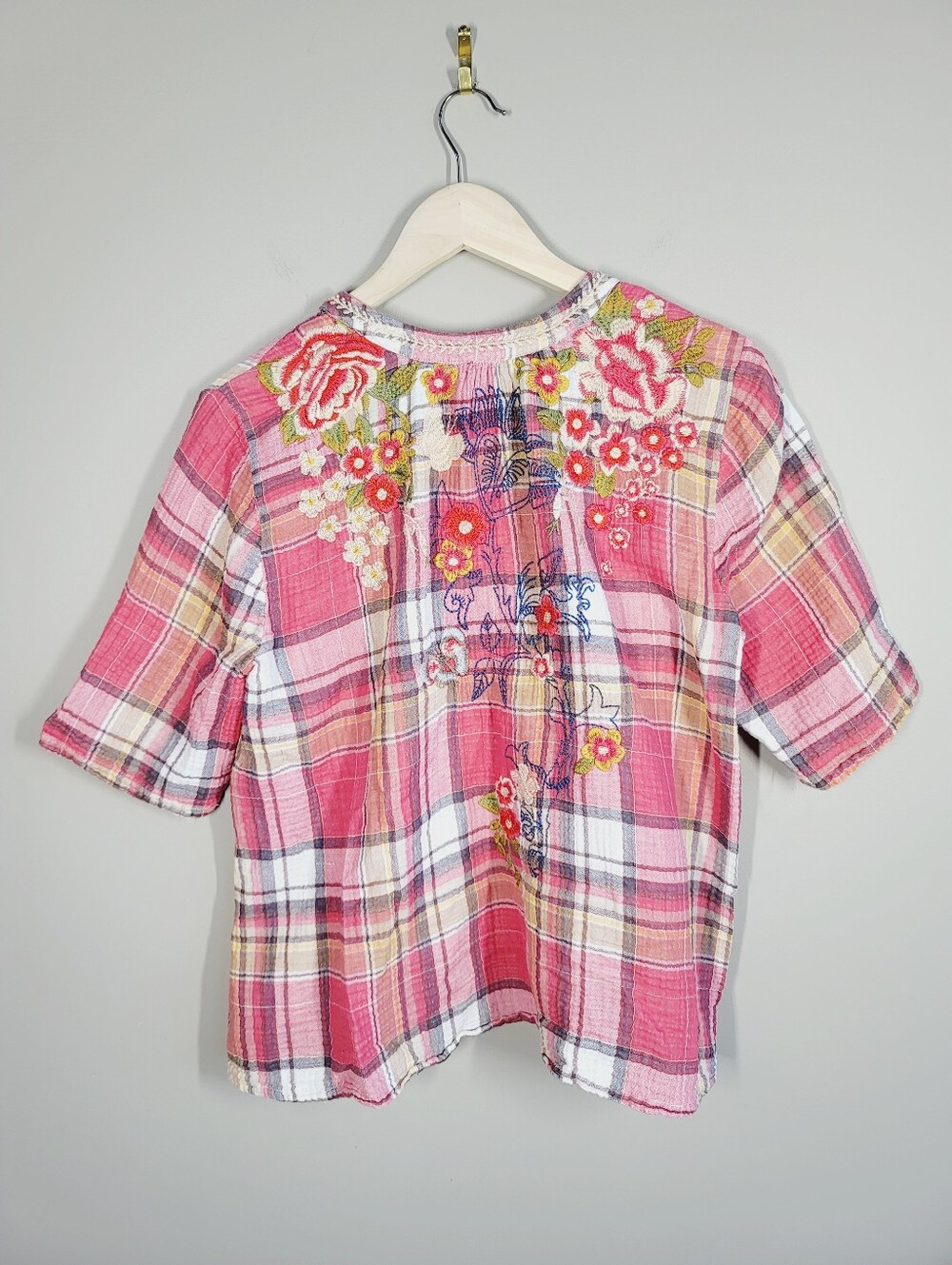 Johnny Was Embroidered Pink Plaid Top, Size Medium - Picture 4 of 4